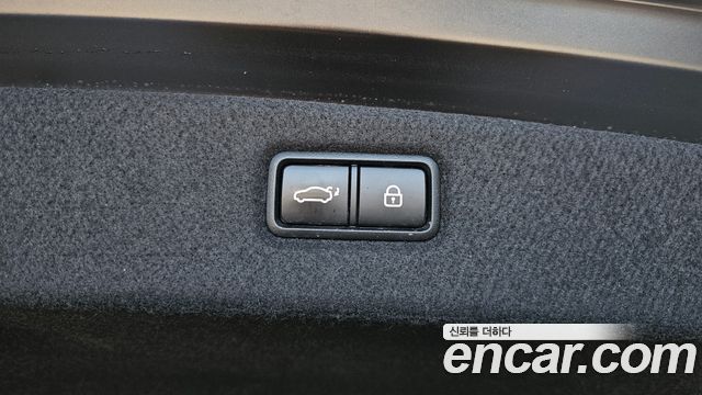 Genesis G90 3.3 T AWD Premium Luxury 2019 — фото 36
