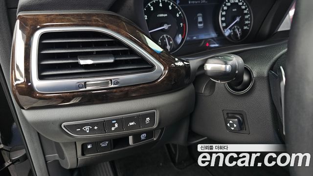 Genesis G90 3.3 T AWD Premium Luxury 2019 — фото 40