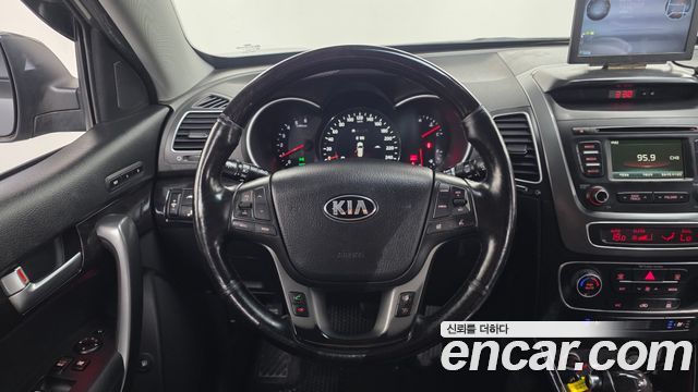 Kia Sorento R Diesel 2.0 2WD Limited Special 2013 — фото 13