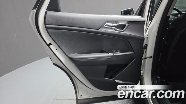 Kia Sportage Hybrid (V) Nobleless 2WD 2024 — фото 25