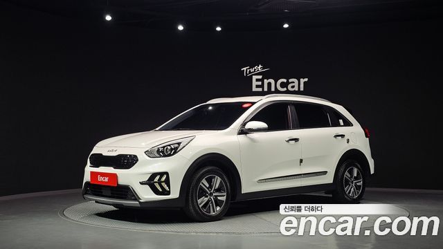 Kia Niro 1.6 HEV Prestige 2022 — фото 1