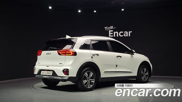 Kia Niro 1.6 HEV Prestige 2022 — фото 2