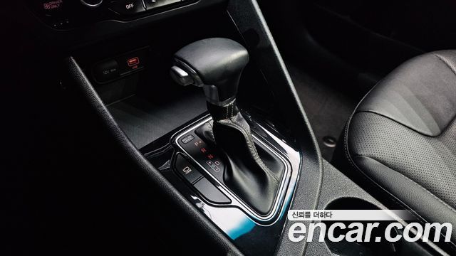 Kia Niro 1.6 HEV Prestige 2022 — фото 9