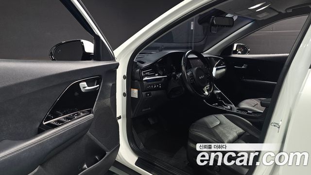 Kia Niro 1.6 HEV Prestige 2022 — фото 10