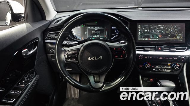 Kia Niro 1.6 HEV Prestige 2022 — фото 13