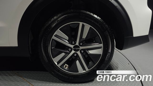 Kia Niro 1.6 HEV Prestige 2022 — фото 21