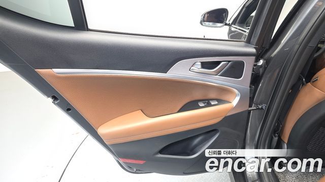 Genesis G70 2.0T AWD Elite 2019 — фото 25