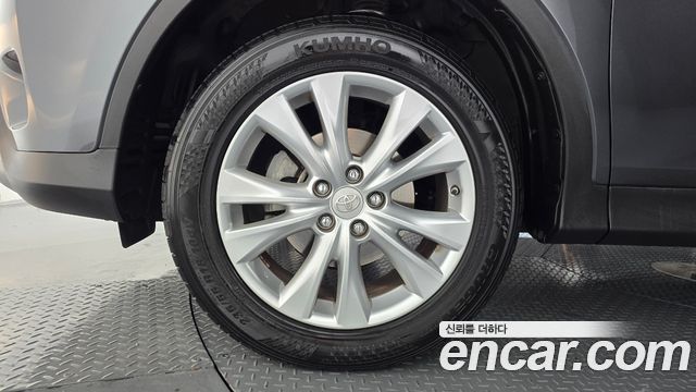 Toyota RAV4 2.5 2WD 4th 2014 — фото 5