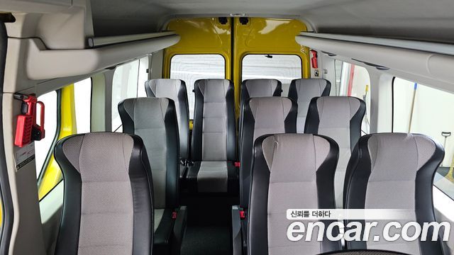 Renault Korea Master School Bus 15-Seater 2020 — фото 11