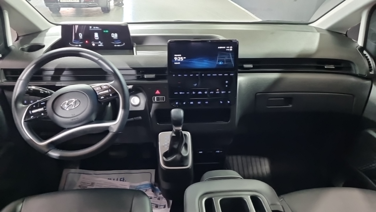 Hyundai Staria Tourer 9-Seater Modern 2023 — фото 7