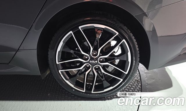 Kia K5 (III) 1.6 Turbo Prestige 2023 — фото 21