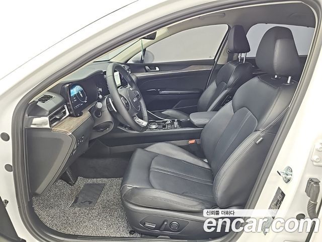Kia K5 (III) 2.0 Noblesse 2023 — фото 16