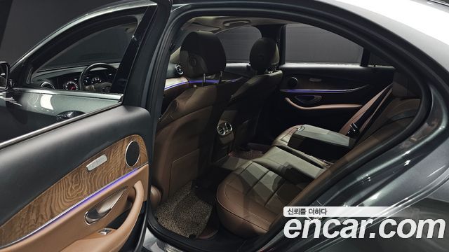 Mercedes-Benz E-Class (W213) E300 4MATIC Exclusive Standard 2018 — фото 16