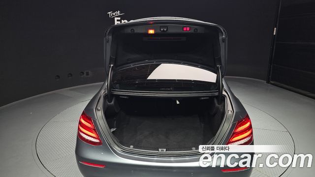 Mercedes-Benz E-Class (W213) E300 4MATIC Exclusive Standard 2018 — фото 24