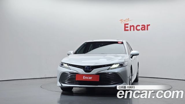 Toyota Camry (XV70) 2.5 XLE Hybrid 2020 — фото 3