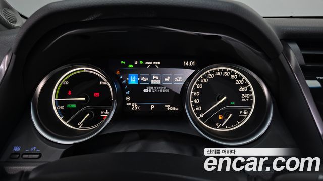Toyota Camry (XV70) 2.5 XLE Hybrid 2020 — фото 8
