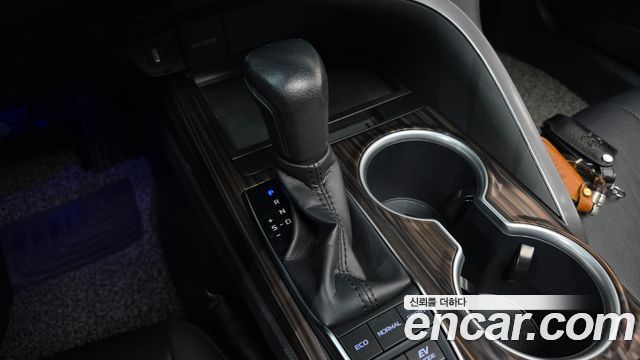 Toyota Camry (XV70) 2.5 XLE Hybrid 2020 — фото 9