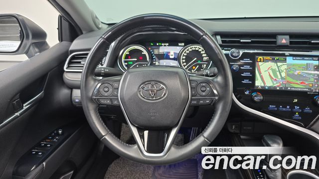 Toyota Camry (XV70) 2.5 XLE Hybrid 2020 — фото 13