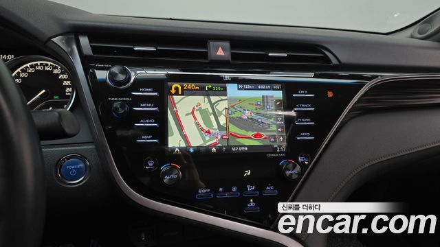Toyota Camry (XV70) 2.5 XLE Hybrid 2020 — фото 14