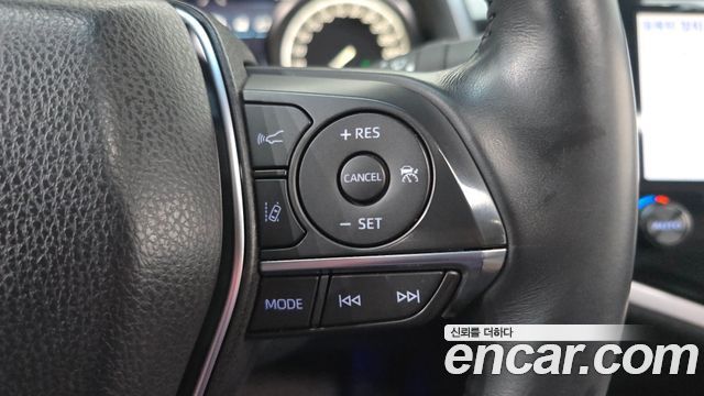 Toyota Camry (XV70) 2.5 XLE Hybrid 2020 — фото 17