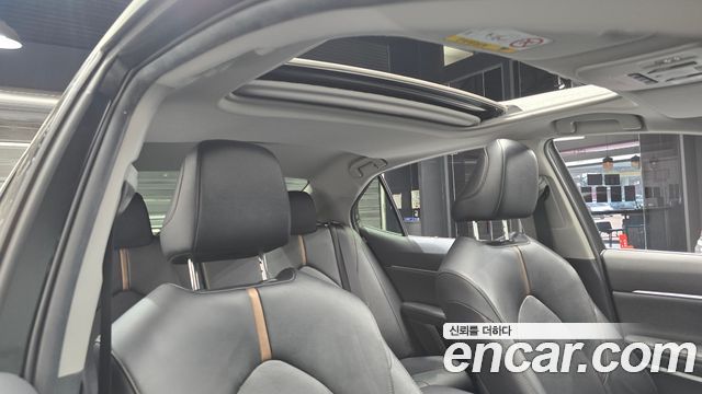 Toyota Camry (XV70) 2.5 XLE Hybrid 2020 — фото 19