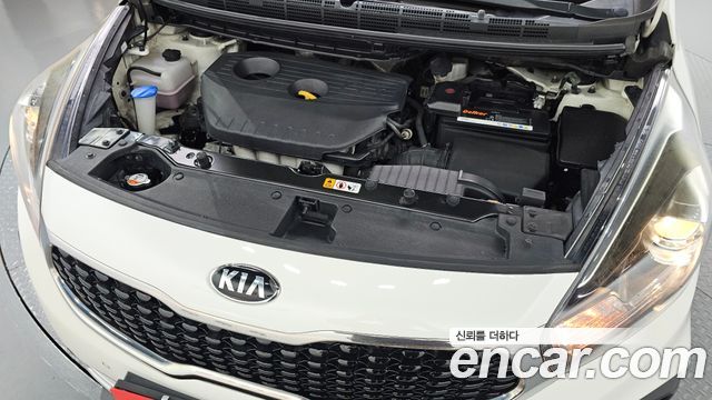 Kia Carens 2.0 LPI Prestige 2017 — фото 6