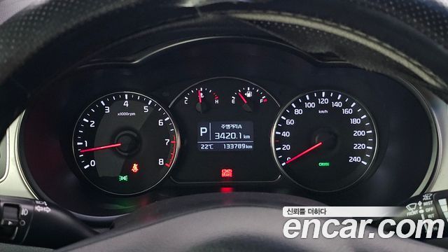 Kia Carens 2.0 LPI Prestige 2017 — фото 8