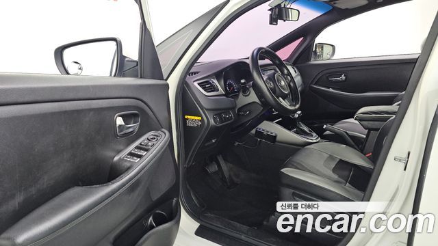 Kia Carens 2.0 LPI Prestige 2017 — фото 10
