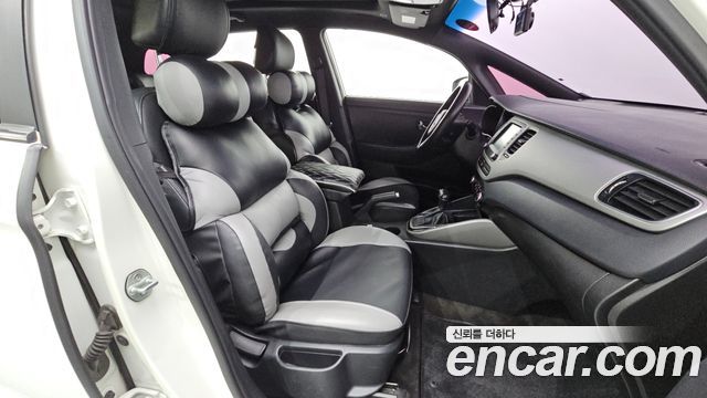 Kia Carens 2.0 LPI Prestige 2017 — фото 11
