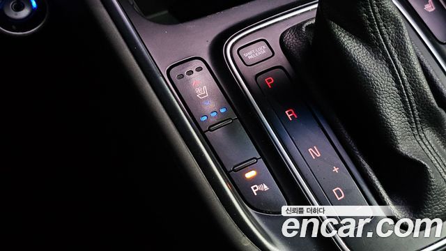 Kia Carens 2.0 LPI Prestige 2017 — фото 18
