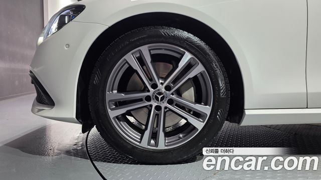 Mercedes-Benz E-Class (W213) E350 4MATIC Avantgarde 2022 — фото 23