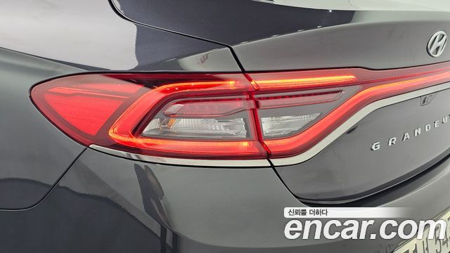 Hyundai Grandeur (IG) 2.4 Premium Special 2019 — фото 23