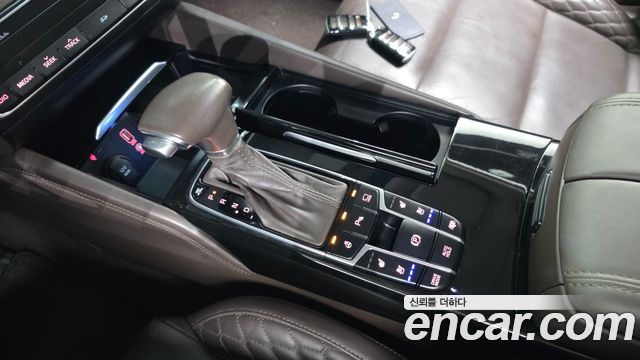 Kia K7 Hybrid Noblesse 2017 — фото 9