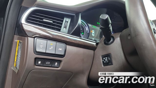 Kia K7 Hybrid Noblesse 2017 — фото 19