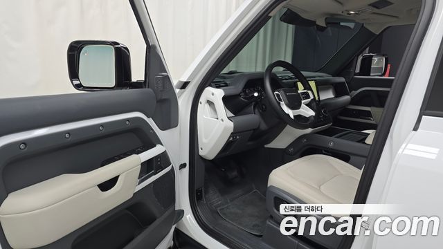 Land Rover Defender (L663) 110 D300 HSE 2023 — фото 10