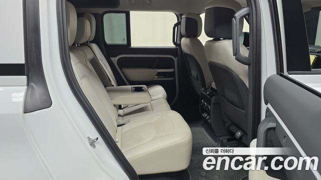 Land Rover Defender (L663) 110 D300 HSE 2023 — фото 11