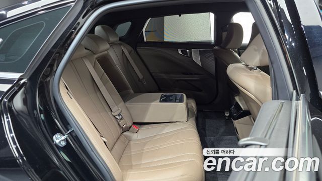 Kia K8 2.5 Gasoline 2WD Noblesse 2024 — фото 11