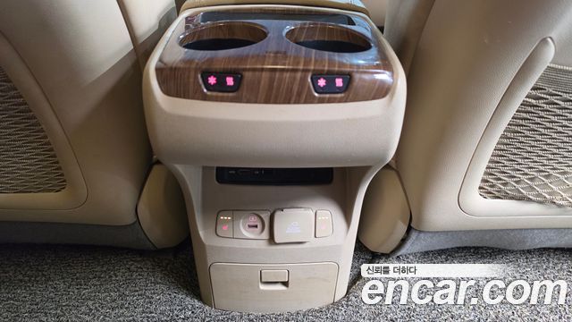 Kia Carnival Gasoline 9-seater Hi-Limousine Noblesse 2017 — фото 17