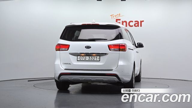 Kia Carnival 9-seater Prestige 2018 — фото 4