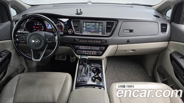 Kia Carnival 9-seater Prestige 2018 — фото 7