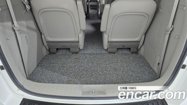 Kia Carnival 9-seater Prestige 2018 — фото 14