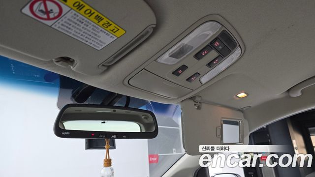 Kia Carnival 9-seater Prestige 2018 — фото 15
