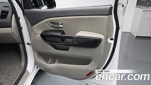 Kia Carnival 9-seater Prestige 2018 — фото 25