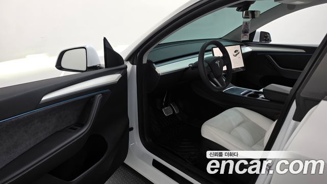 Tesla Model Y RWD 2024 — фото 10