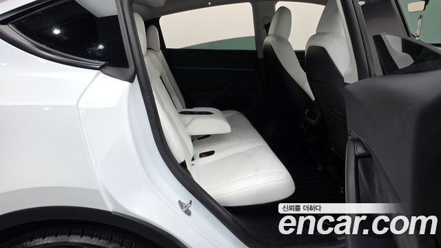 Tesla Model Y RWD 2024 — фото 15
