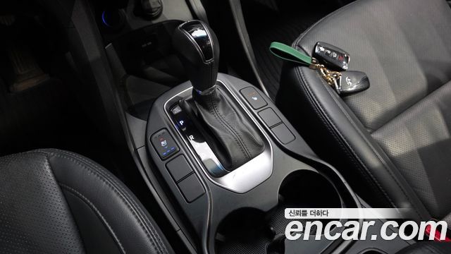 Hyundai Santa Fe (DM) Diesel(e-VGT) 2.0 2WD Morden 2013 — фото 9