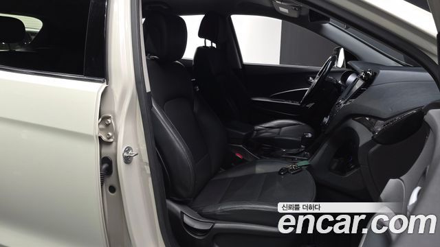Hyundai Santa Fe (DM) Diesel(e-VGT) 2.0 2WD Morden 2013 — фото 15