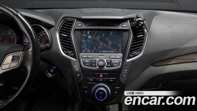 Hyundai Santa Fe (DM) Diesel(e-VGT) 2.0 2WD Morden 2013 — фото 18