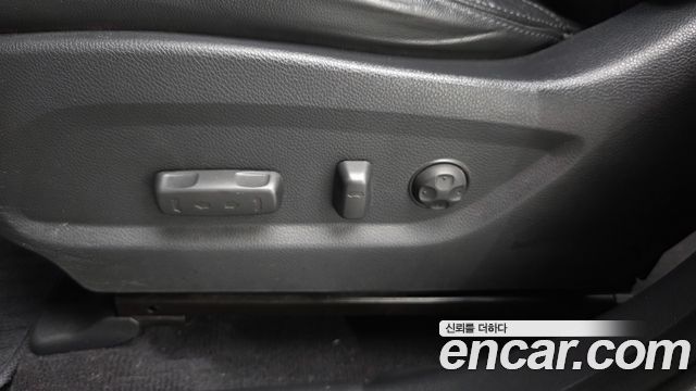 Hyundai Santa Fe (DM) Diesel(e-VGT) 2.0 2WD Morden 2013 — фото 23