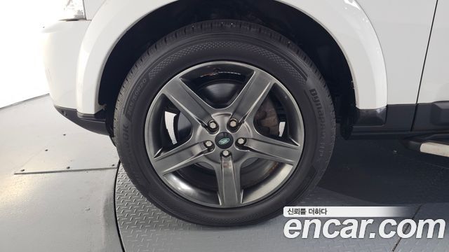 Land Rover Discovery 4 3.0 SDV6 SE 2014 — фото 5